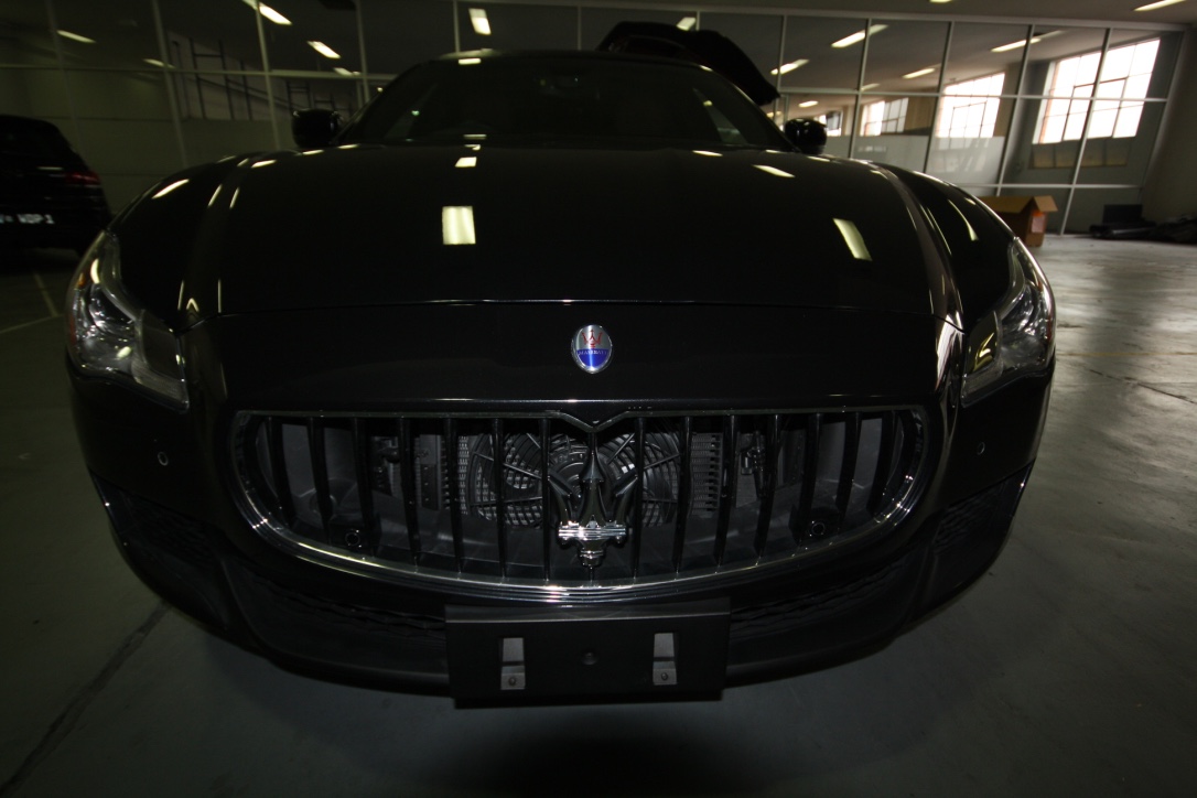 The Cinqueporte Maserati Limo